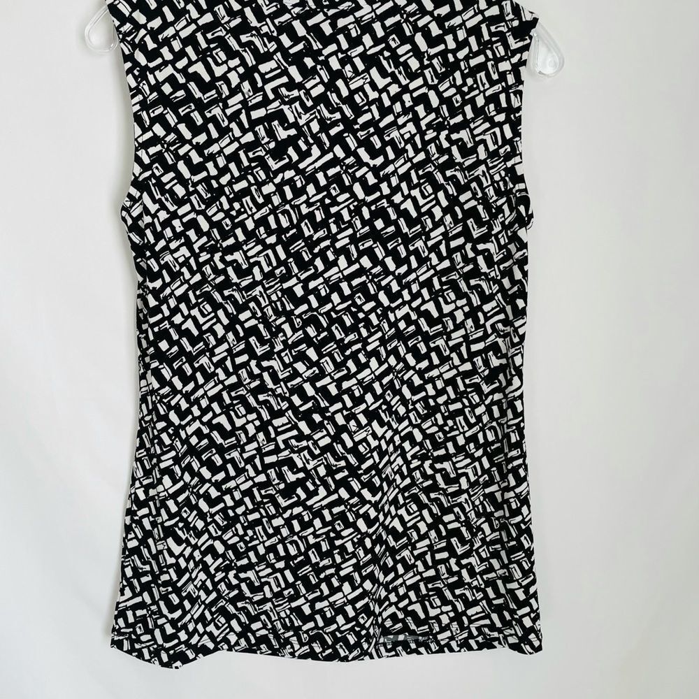 🟢Dana Buchman Top Black White Geometric Size S - Picture 4 of 5